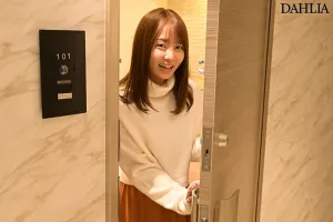 中文字幕DLDSS-329 已婚婦女在家中首次亮相AV的年齡，新秀Sakura Kamiya