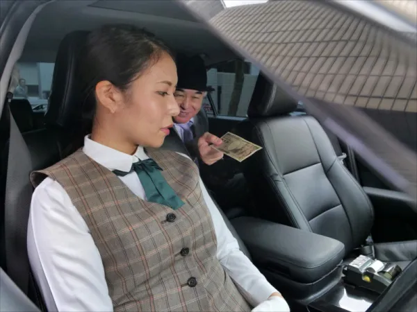 ANGR-006 昼間の人妻タクシー運転手 ～背徳アクメに悶える献身妻 羽田翼～