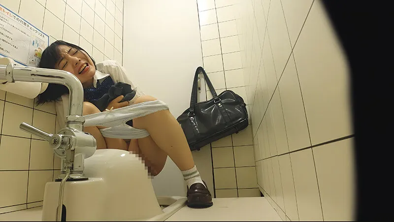 PYM-466 Voyeur video of female students in public restrooms on their way home from school, masturbating in heat