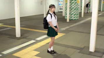 NEOS-003 迫害03 制服と私服を着て、二つ結びのランドセルを揺らしながら電車通学する児童を長期盗撮。