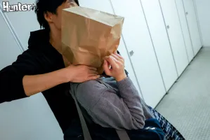 HUNBL-137 Eh, who? What? Im scared! A girl on her way home from school is covered with a paper bag and suddenly raped!  A girl who is simply too scared to move is creampied and raped in overwhelming fear!  !